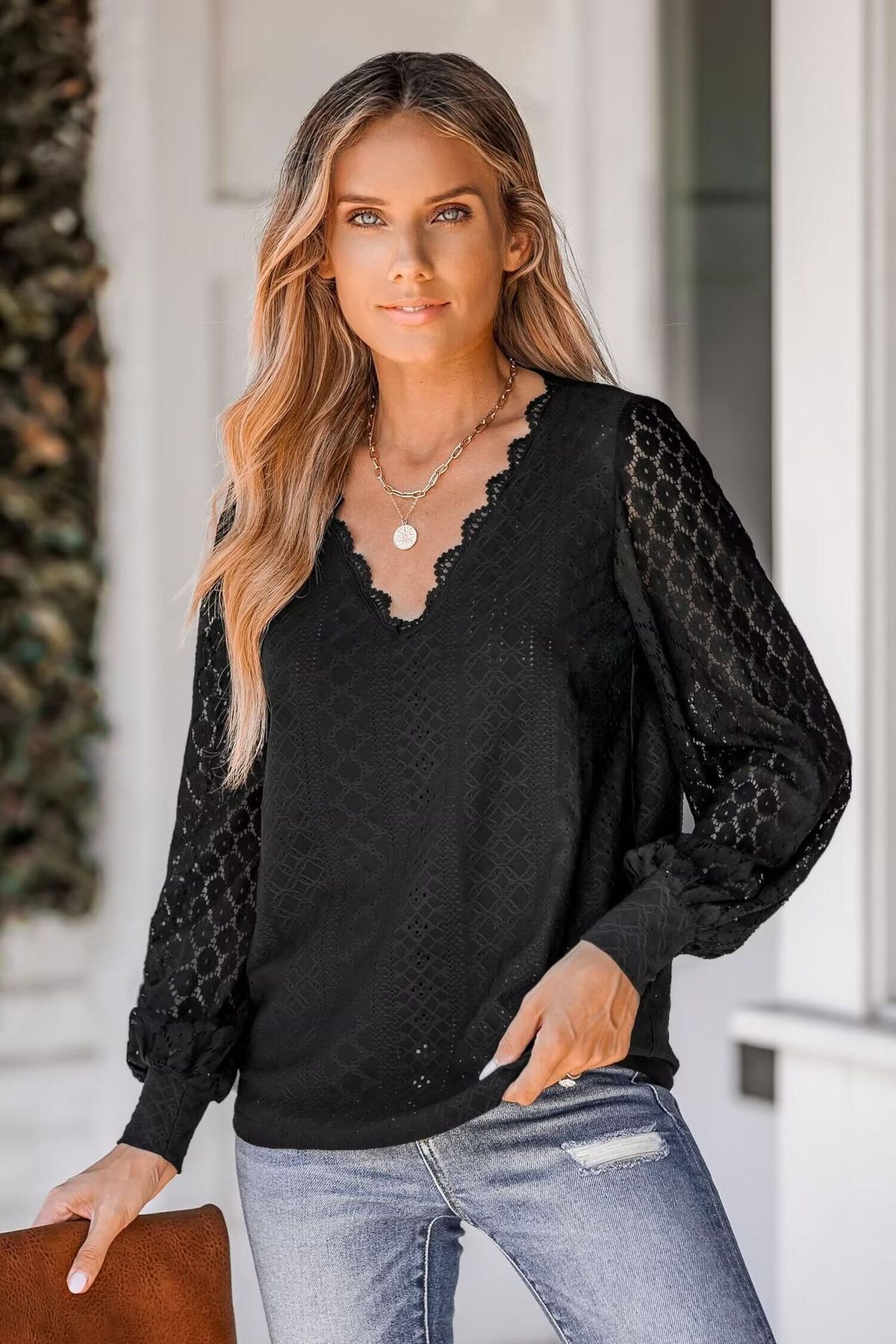 Women Casual Elegant Lace Stitching V-Neck Lantern Sleeve Blouse